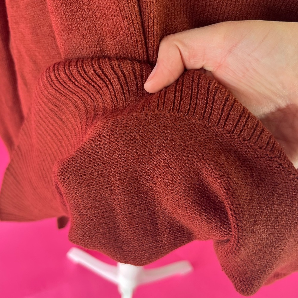 NWT Rust Long Sleeve V-Neck Sweater - Ava & Viv - Picture 5 of 8